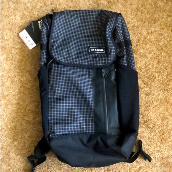 dakine concourse 28l backpack
